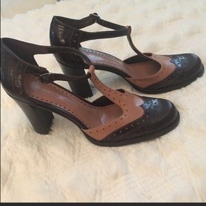 ⭐️⭐️SALE⭐️⭐️Wing Tip Heels 👠